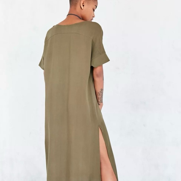 NWT Urban Outfitters Silence + Noise Large Olive Drapey Woven Midi Tee Dress - Picture 8 of 8